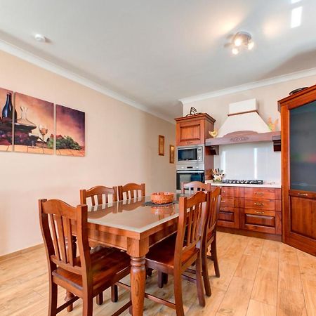Modern Seaside 2 Bedroom Penthouse With Sea Views St. Paul's Bay Ngoại thất bức ảnh