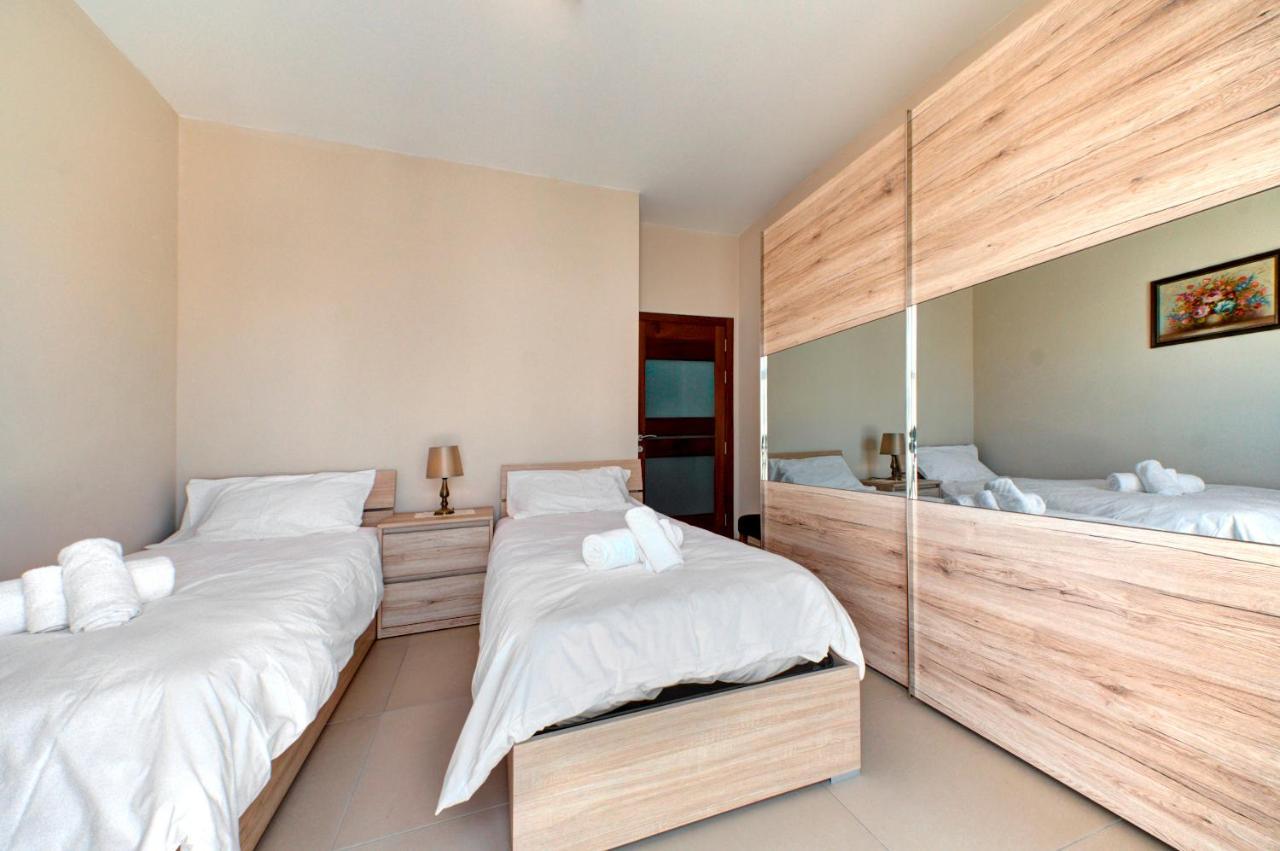 Modern Seaside 2 Bedroom Penthouse With Sea Views St. Paul's Bay Ngoại thất bức ảnh
