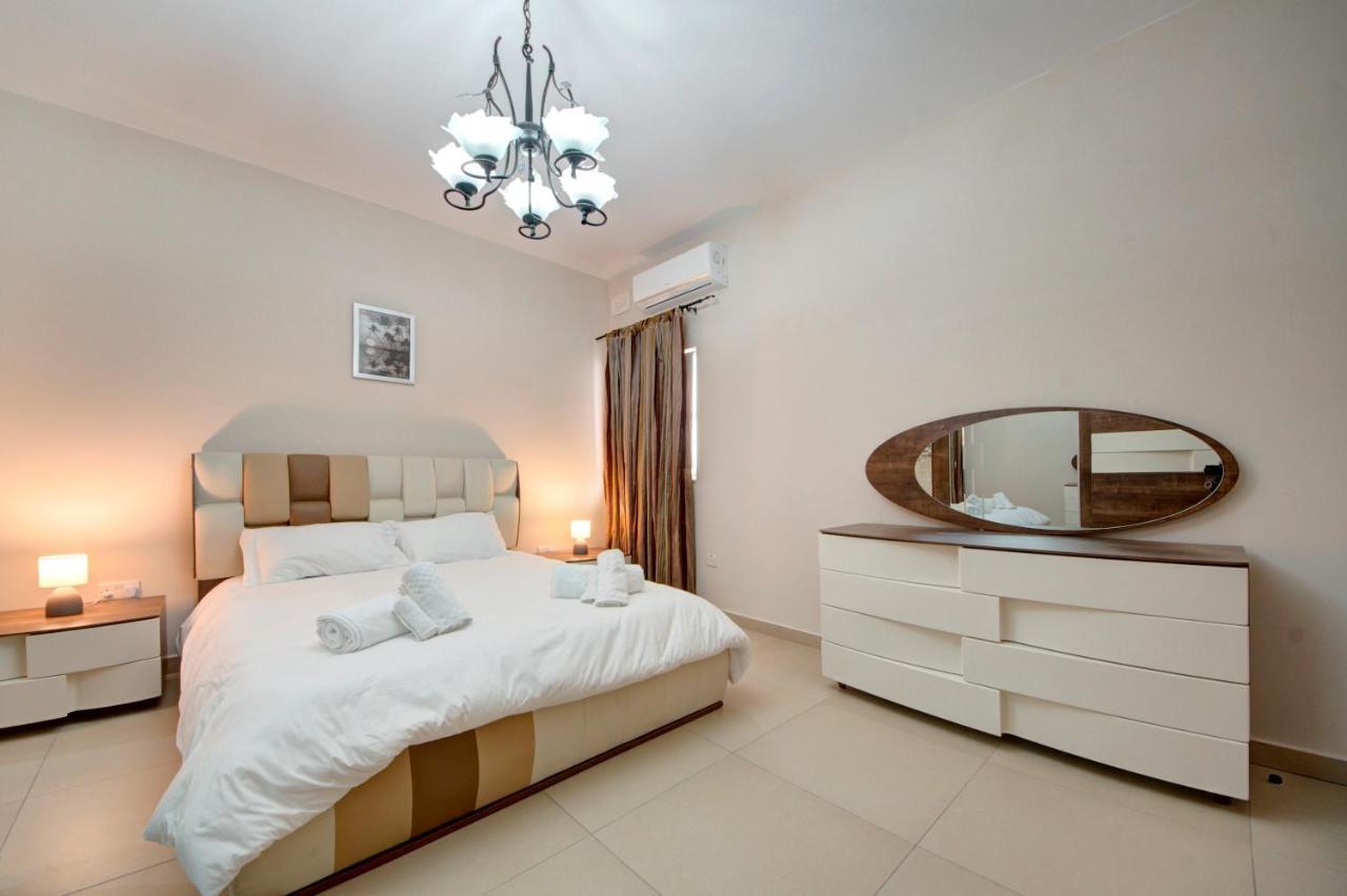Modern Seaside 2 Bedroom Penthouse With Sea Views St. Paul's Bay Ngoại thất bức ảnh